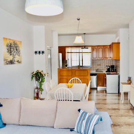 Cozy Renovated Apartment "Filoxenia" 카토다라초 외부 사진