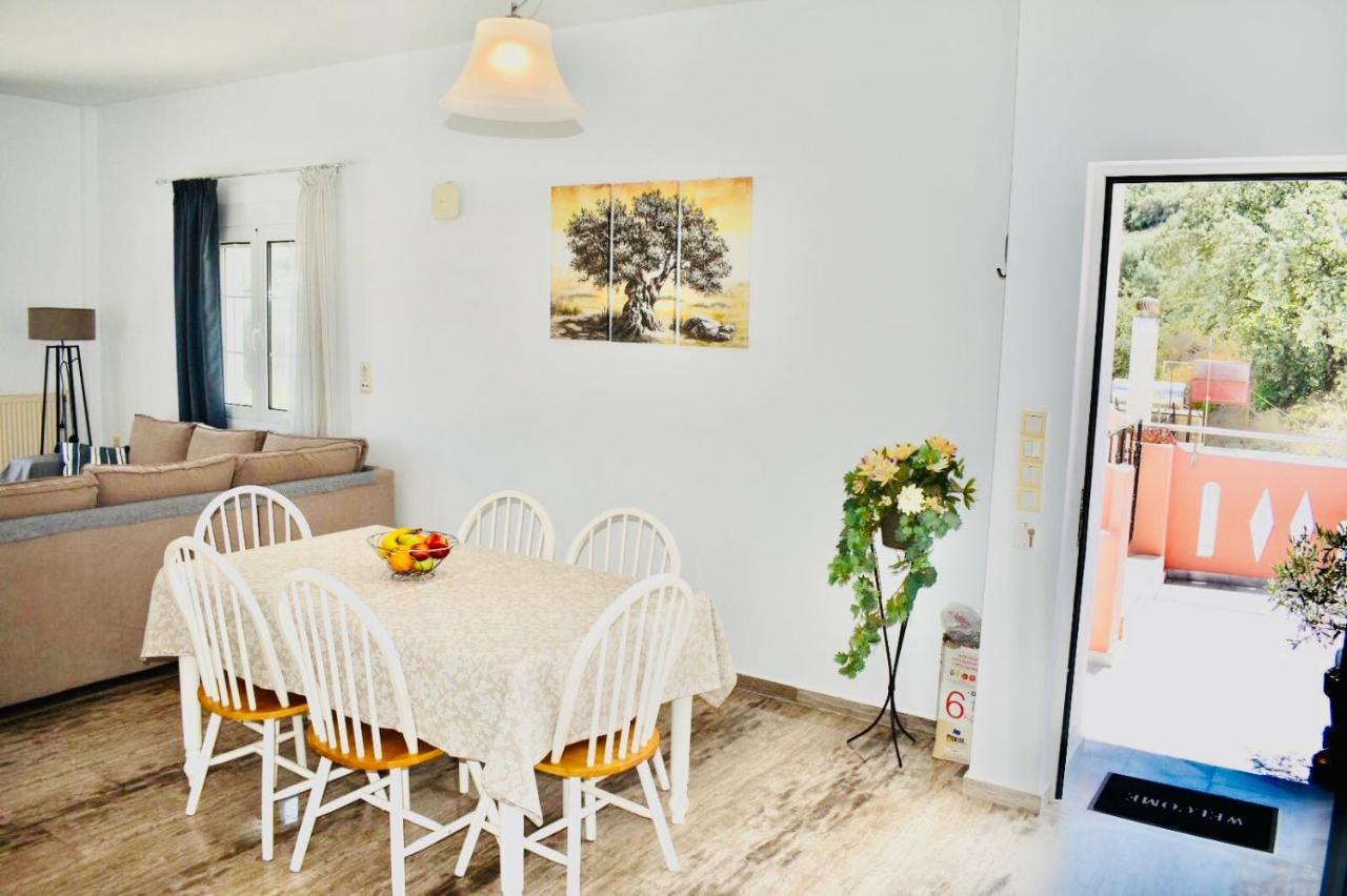 Cozy Renovated Apartment "Filoxenia" 카토다라초 외부 사진